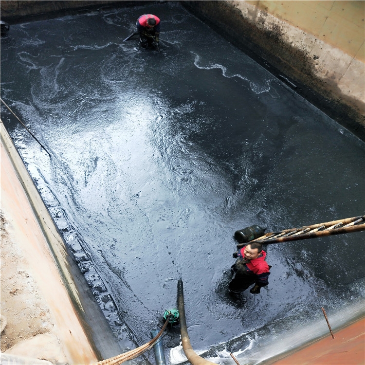 头屯河废水池清理